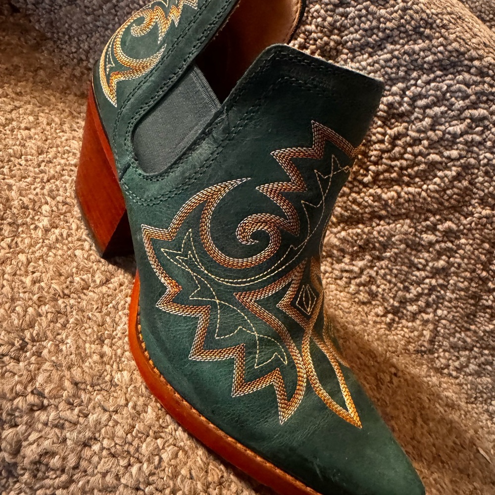 Crush by Durango Women's Turquoise Western Fashion Bootie